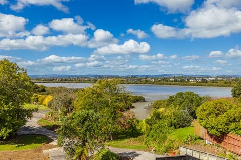 Photo of property in 6 Lucas Place, Weymouth, Auckland, 2103