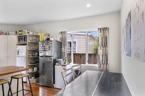 Photo of property in 19a Regent Street, Newtown, Wellington, 6021