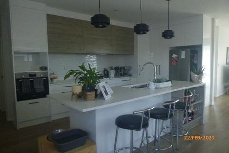 Photo of property in 16 Ropere Street, Kumeu, 0810