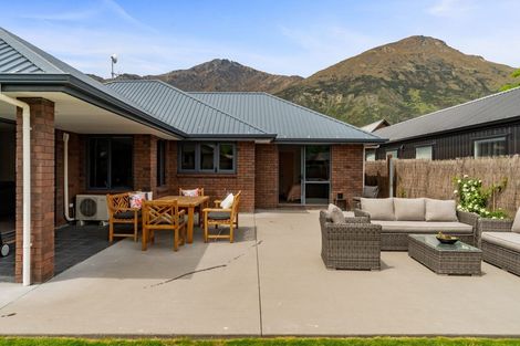 Photo of property in 9 Red Cottage Drive, Lake Hayes, Queenstown, 9304