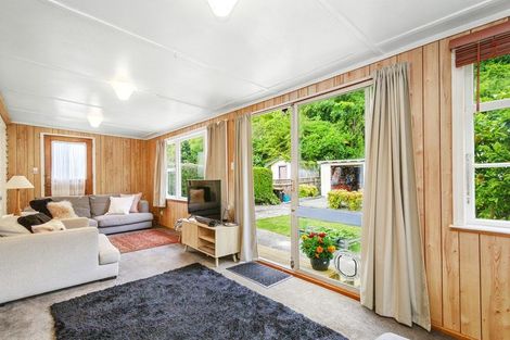 Photo of property in 24 Lincoln Avenue, Tawa, Wellington, 5028