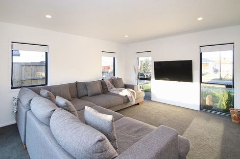 Photo of property in 22 Awatira Drive, Papamoa Beach, Papamoa, 3118