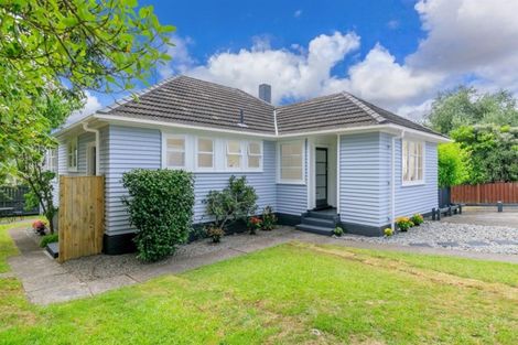 Photo of property in 23 Otakau Road, Milford, Auckland, 0620