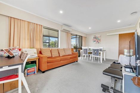 Photo of property in 1/39 Hedge Row, Sunnyhills, Auckland, 2010