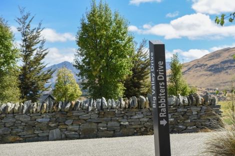 Photo of property in 5 Rabbiters Drive, Jacks Point, Queenstown, 9371