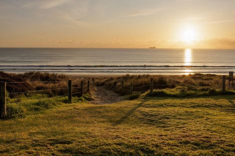 Photo of property in 208/178 Marine Parade, Mount Maunganui, 3116