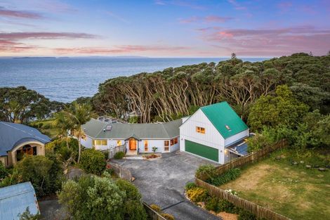 Photo of property in 38 Pacific Parade, Army Bay, Whangaparaoa, 0930