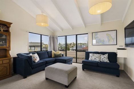 Photo of property in 2/3 Ceramco Place, Torbay, Auckland, 0630