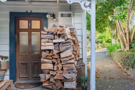 Photo of property in 1 Harvey Road, Bluff Hill, Napier, 4110