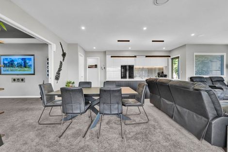 Photo of property in 17 Honeyfield Drive, Whalers Gate, New Plymouth, 4310