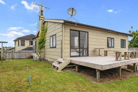 Photo of property in 82 Browns Bay Road, Rothesay Bay, Auckland, 0630