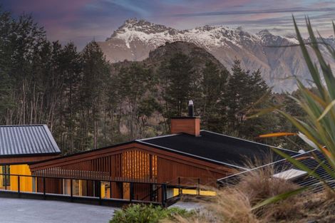 Photo of property in 18 Falcon Heights, Mount Creighton, Queenstown, 9371