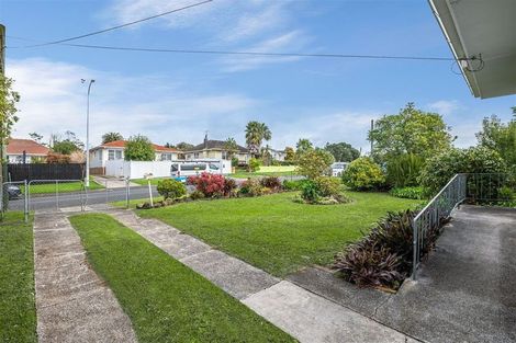 Photo of property in 46 Fairclough Road, Beach Haven, Auckland, 0626