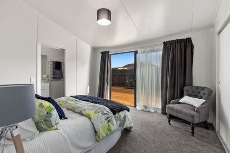 Photo of property in 102a Randwick Road, Moera, Lower Hutt, 5010