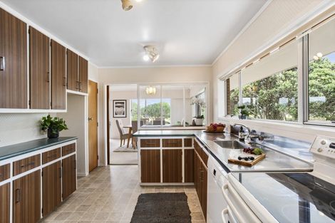 Photo of property in 91a Kiwi Esplanade, Mangere Bridge, Auckland, 2022