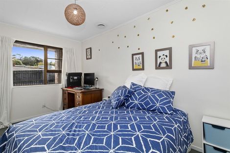 Photo of property in 32 Collins Avenue, Tawa, Wellington, 5028