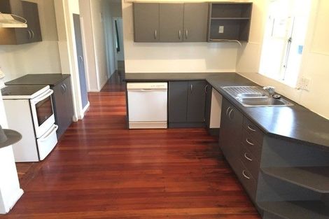 Photo of property in 260 Henderson Valley Road, Henderson, Auckland, 0612