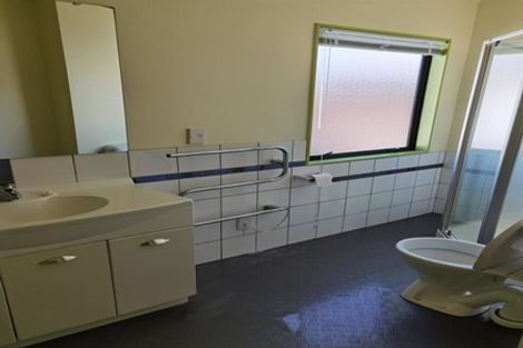 Photo of property in 2/13 Cheryl Place, Hillcrest, Auckland, 0627