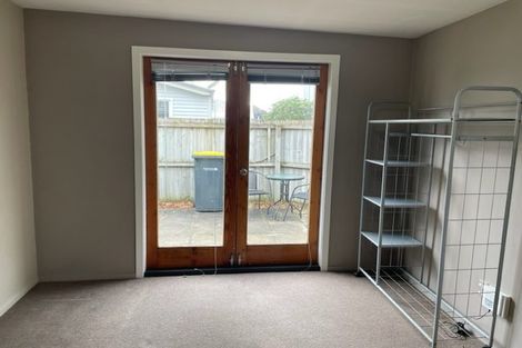 Photo of property in 4/6 Defoe Place, Waltham, Christchurch, 8023