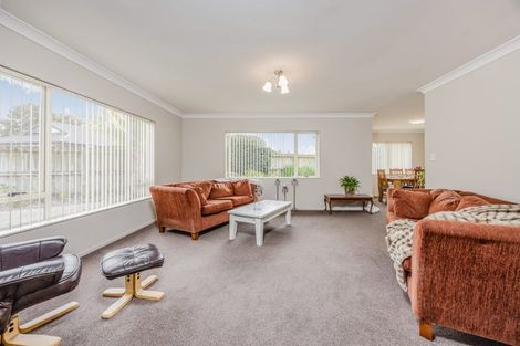 Photo of property in 28 Moss Crescent, Takanini, 2112