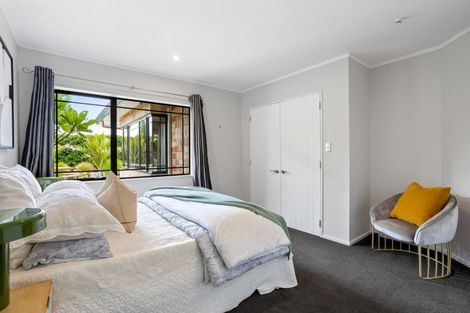 Photo of property in 65 Sunny Crescent, Huapai, Kumeu, 0810