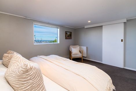 Photo of property in 2a Cobden Road, Bluff Hill, Napier, 4110