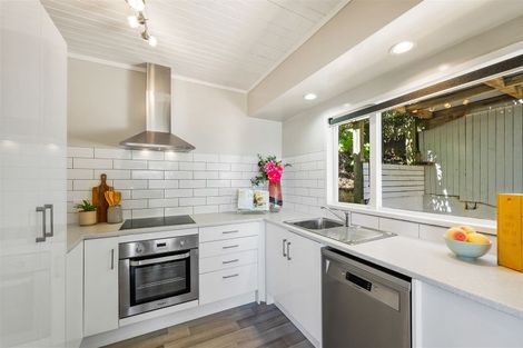 Photo of property in 31 Moana Road, Plimmerton, Porirua, 5026