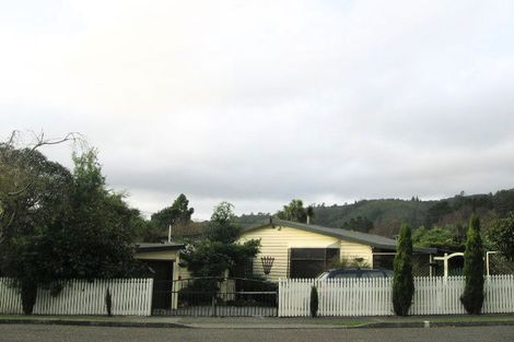 Photo of property in 8 Raukawa Street, Stokes Valley, Lower Hutt, 5019