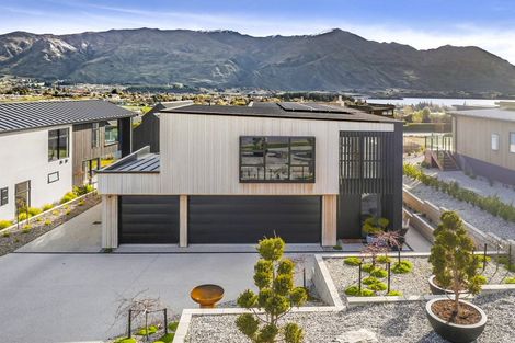 Photo of property in 9 Mills Road, Wanaka, 9305