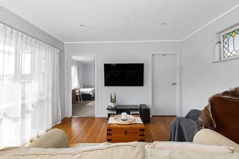 Photo of property in 1/212 Centreway Road, Orewa, 0931