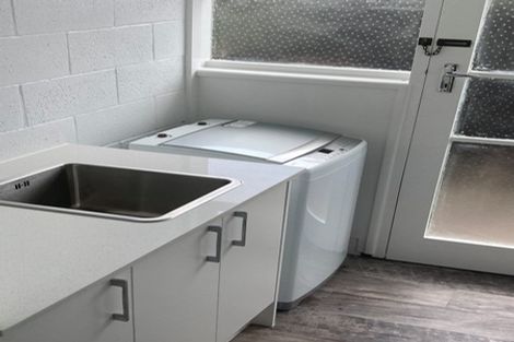 Photo of property in 2/12 The Parade, Bucklands Beach, Auckland, 2012