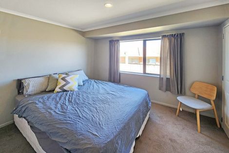 Photo of property in 2 Percy Kinsman Crescent, Riverstone Terraces, Upper Hutt, 5018
