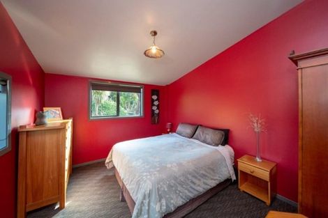 Photo of property in 2 High Road, Hawera, 4610