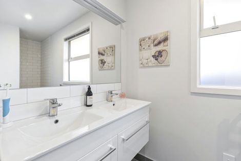 Photo of property in 2 Hortons Way, Cromwell, 9310