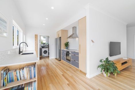 Photo of property in 60 Wilsons Road, Saint Martins, Christchurch, 8022