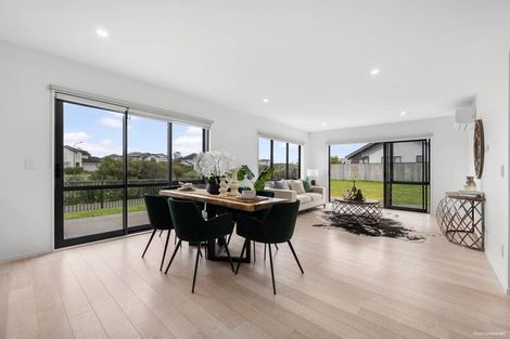 Photo of property in 11 Kuhanui Drive, Karaka, Papakura, 2113