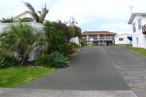 Photo of property in 25 Pacific Parade, Army Bay, Whangaparaoa, 0930