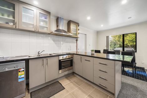 Photo of property in 18a Christmas Road, Manurewa, Auckland, 2102
