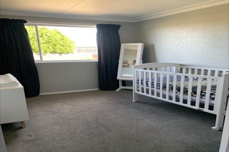 Photo of property in 50 Kilmarnock Street, Wallacetown, 9816