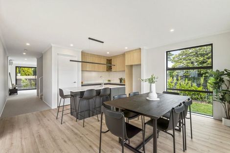 Photo of property in 32 Swanson Road, Henderson, Auckland, 0610