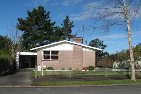 Photo of property in 32 Barrie Crescent, Silverdale, Hamilton, 3216