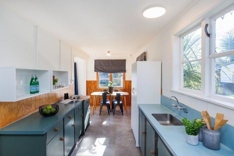 Photo of property in 143 Rangiora Avenue, Roslyn, Palmerston North, 4414
