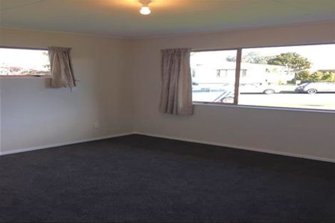 Photo of property in 16 Jeffares Place, Taradale, Napier, 4112