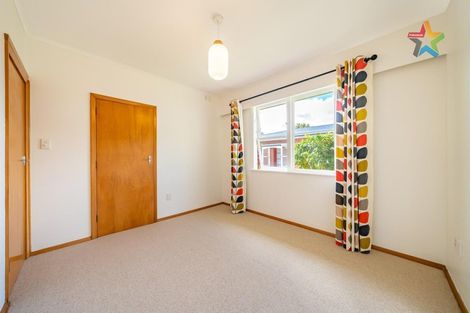 Photo of property in 4/204 Muritai Road, Eastbourne, Lower Hutt, 5013