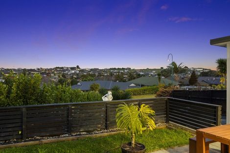 Photo of property in 11 Arthur Carwen Place, Pukekohe, 2120