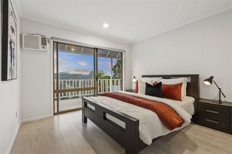 Photo of property in 1/52 Aberdeen Road, Campbells Bay, Auckland, 0620