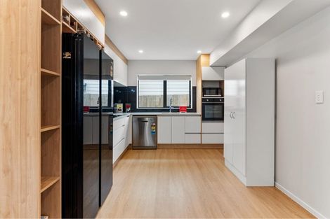 Photo of property in 86a Kelman Road, Kelston, Auckland, 0602
