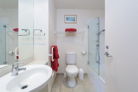 Photo of property in Beaumont Apartments, 52/12 Maunganui Road, Mount Maunganui, 3116