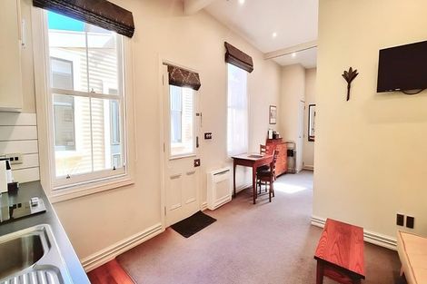 Photo of property in 5 Tonks Grove, Te Aro, Wellington, 6011