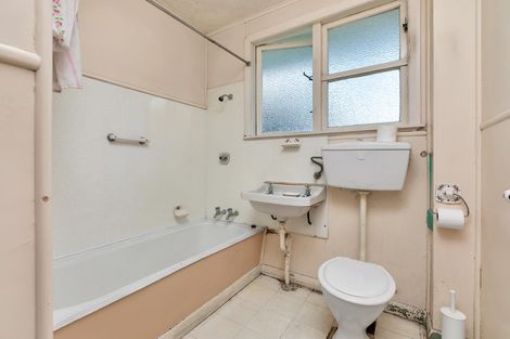 Photo of property in 97 Hillsborough Road, Hillsborough, Auckland, 1042